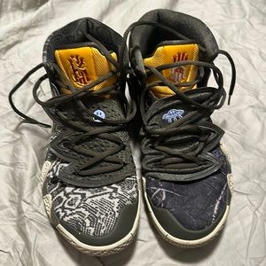 Kybrid S2 ‘What the Camo’ Kyrie Irvin men’s Nike shoes